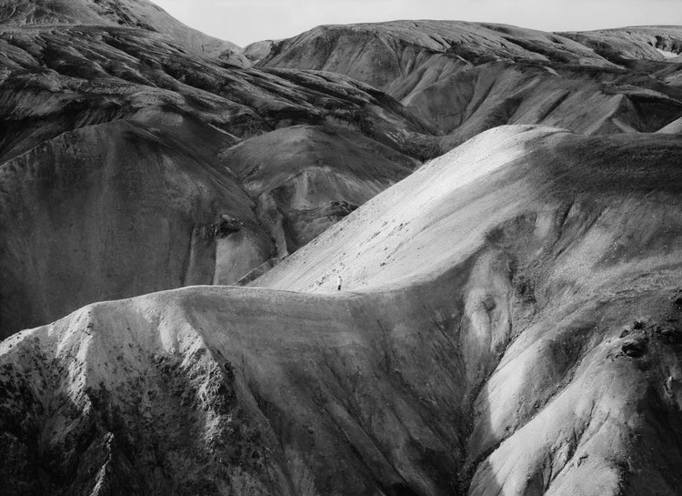 Formas e texturas de uma paisagem montanhosa